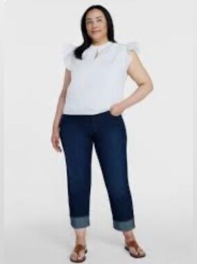 Time and Tru Dark Blue Cropped Straight Jeans